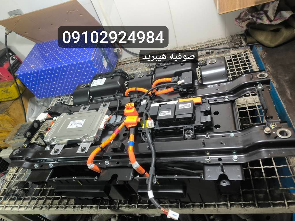 تعمیر باتری لکسوس NX300h هیبرید-4